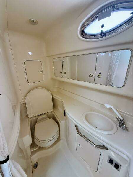 2004 Sea Ray 320 Sundancer