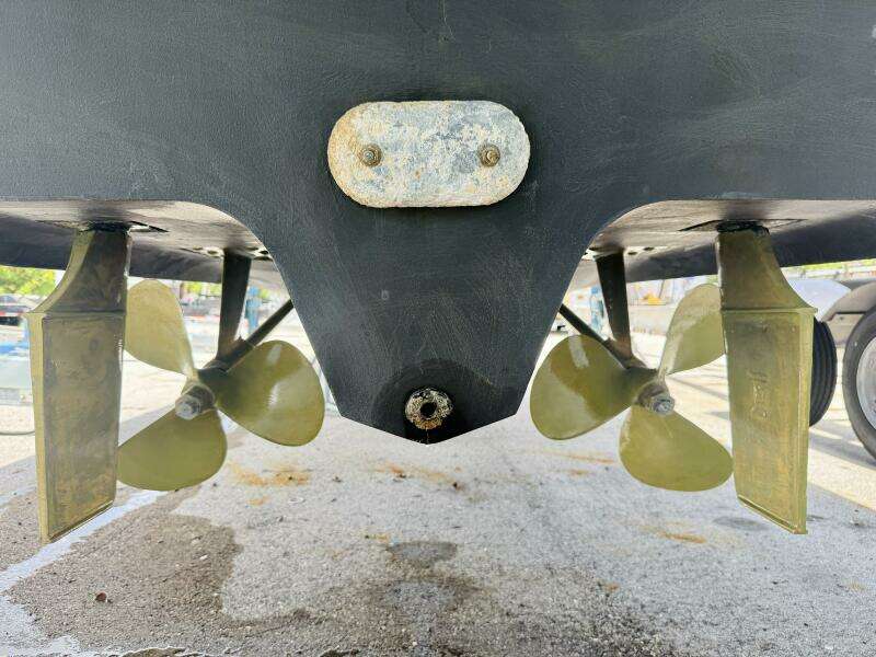 2004 Sea Ray 320 Sundancer