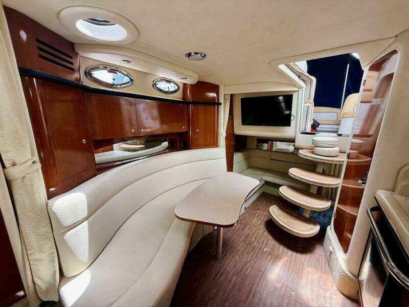 2004 Sea Ray 320 Sundancer