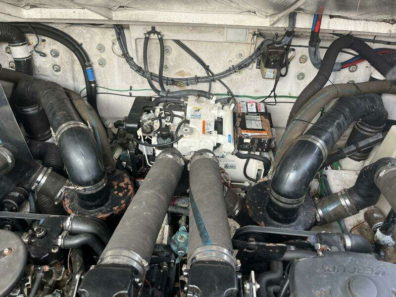 2005 Sea Ray 320 Sundancer