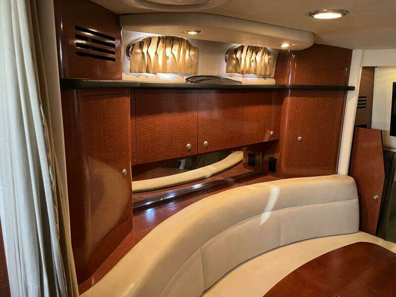2005 Sea Ray 320 Sundancer