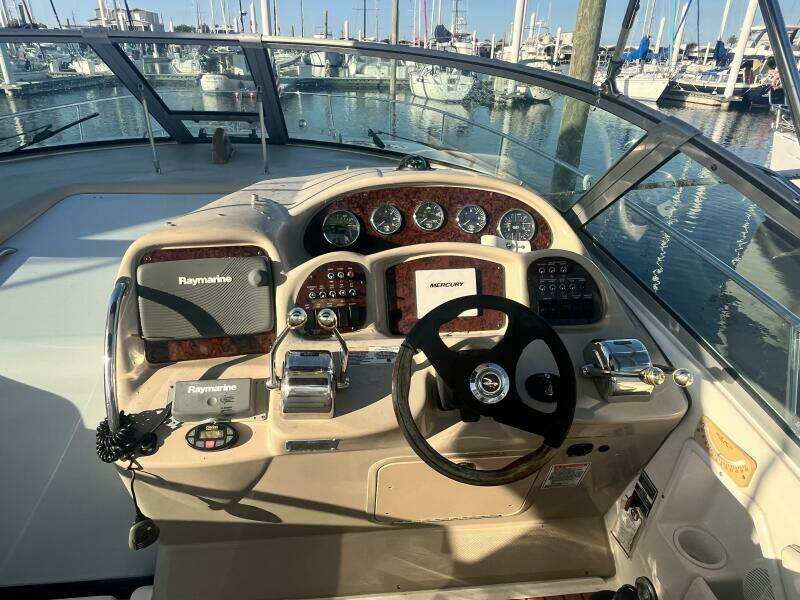 2005 Sea Ray 320 Sundancer
