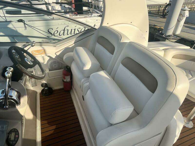 2005 Sea Ray 320 Sundancer