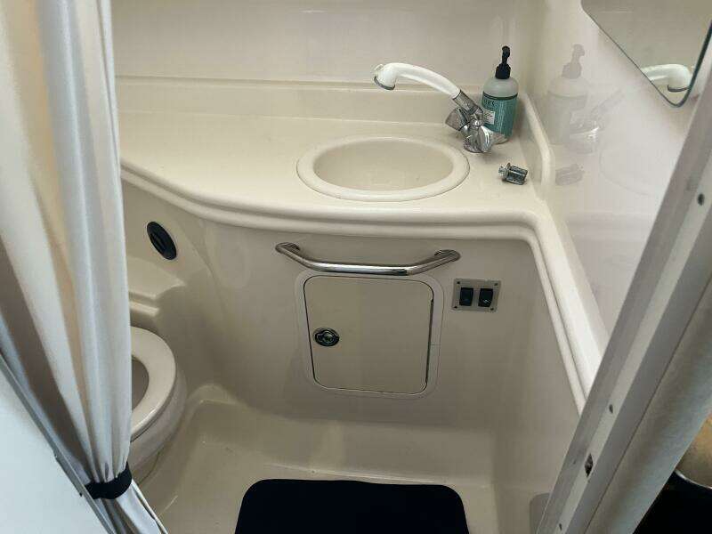 2005 Sea Ray 320 Sundancer