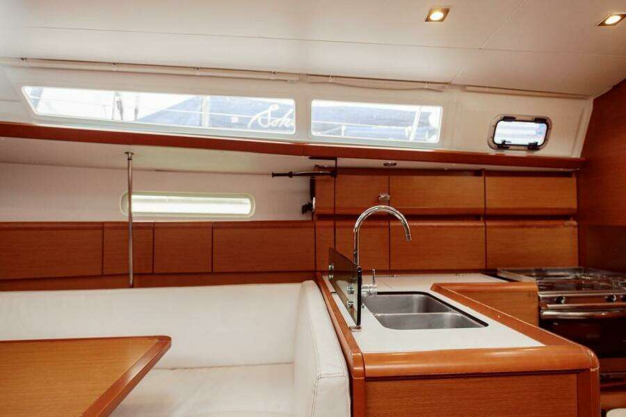 2019 Jeanneau 389 Sun Odyssey