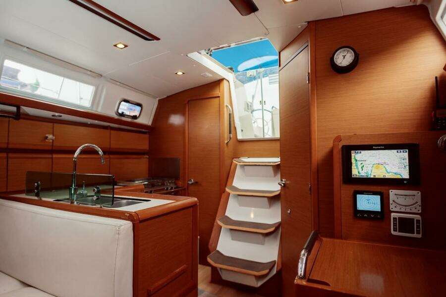 2019 Jeanneau 389 Sun Odyssey