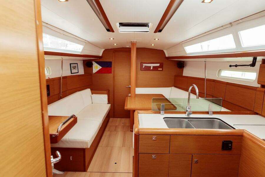 2019 Jeanneau 389 Sun Odyssey