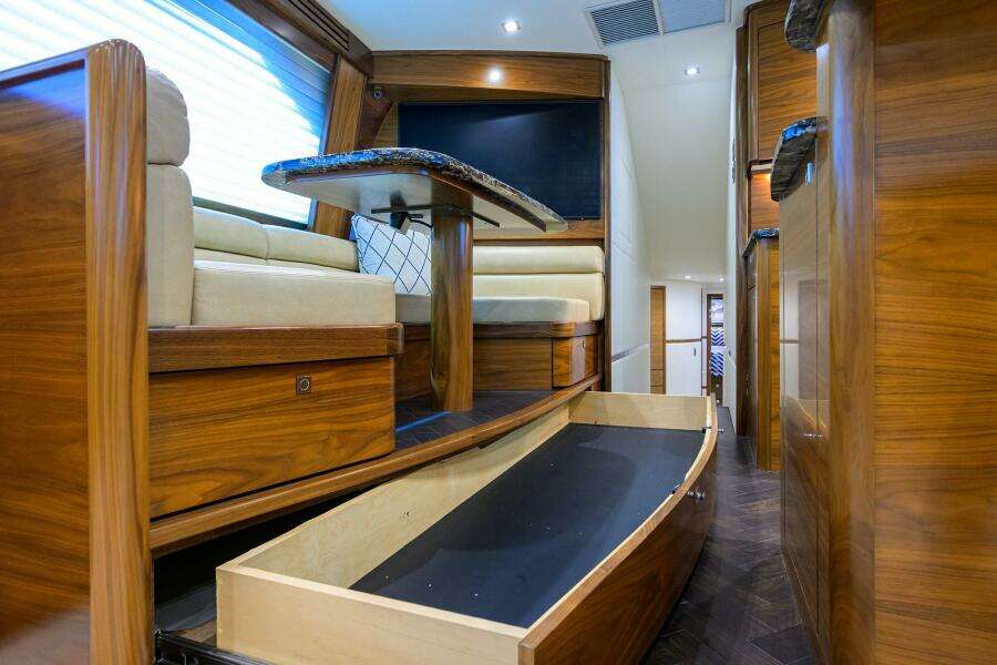 2023 Viking 64 Convertible - Dinette