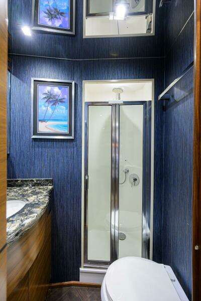 2023 Viking 64 Convertible - Head