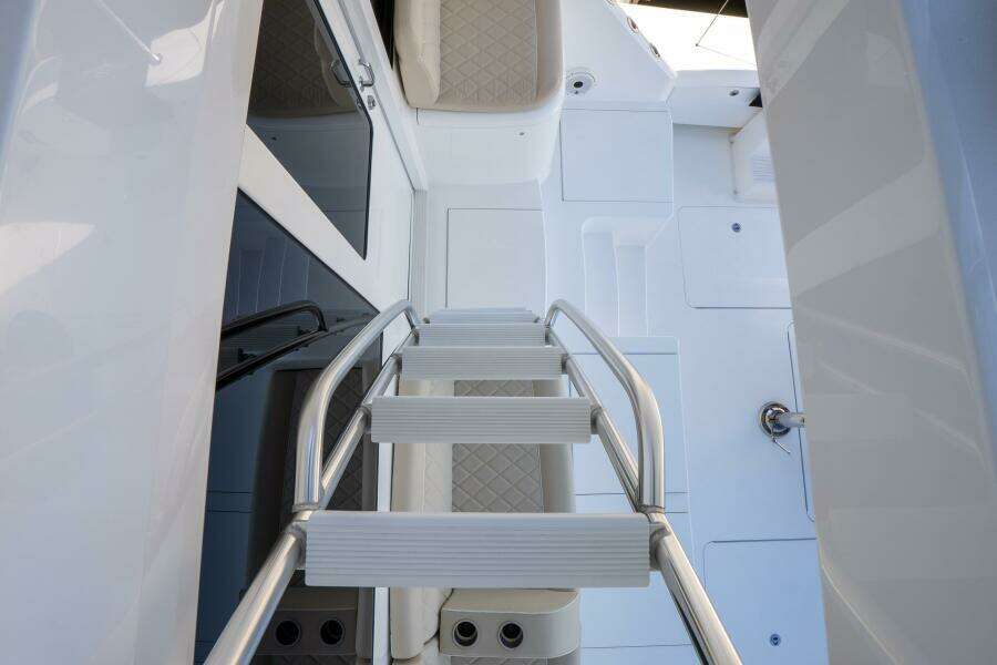 2021 72 Viking EB Our Trade Cockpit (3)