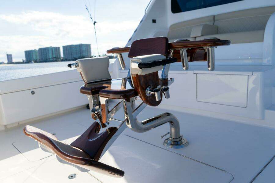 2021 72 Viking EB Our Trade Cockpit (7)