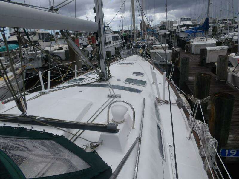 2004 Beneteau 423
