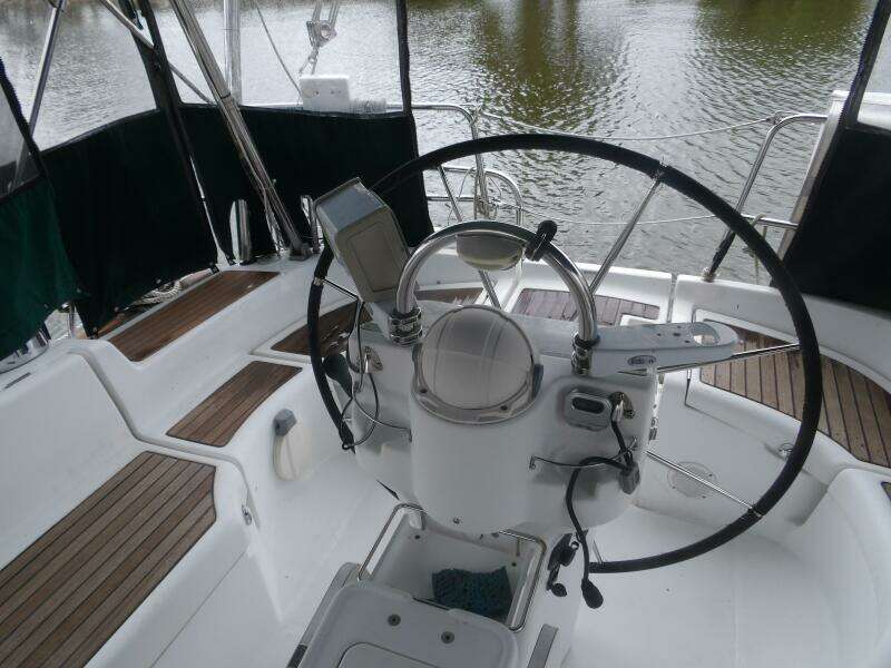 2004 Beneteau 423