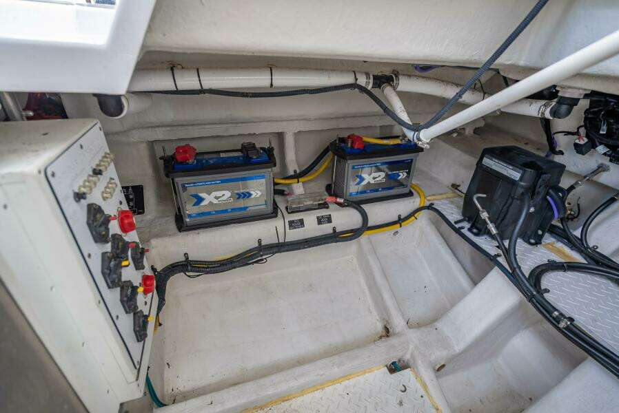 2022 Cruisers Yachts GLS OB