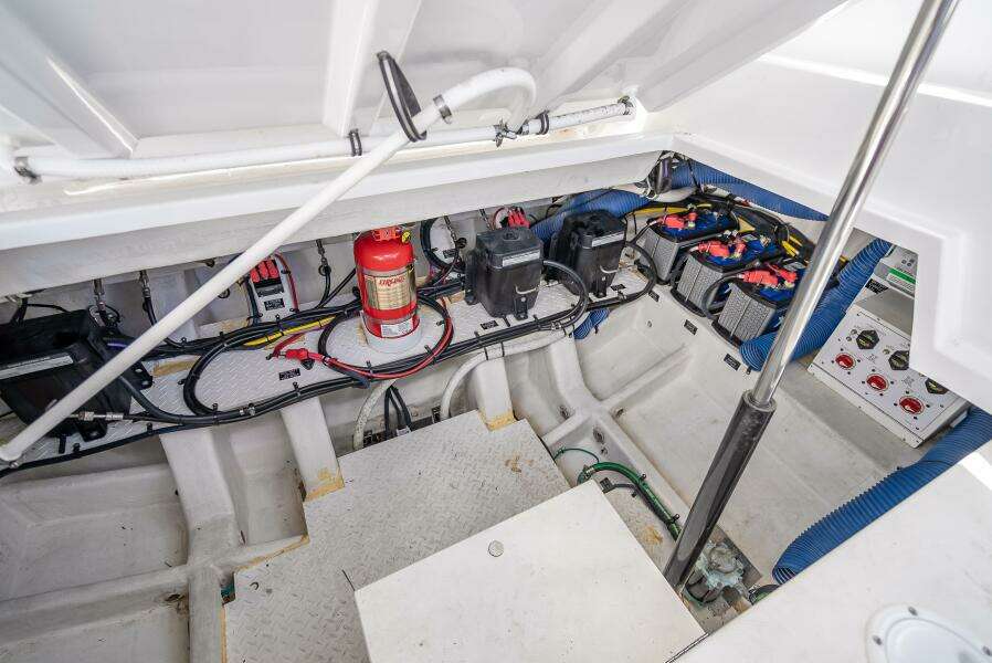 2022 Cruisers Yachts GLS OB