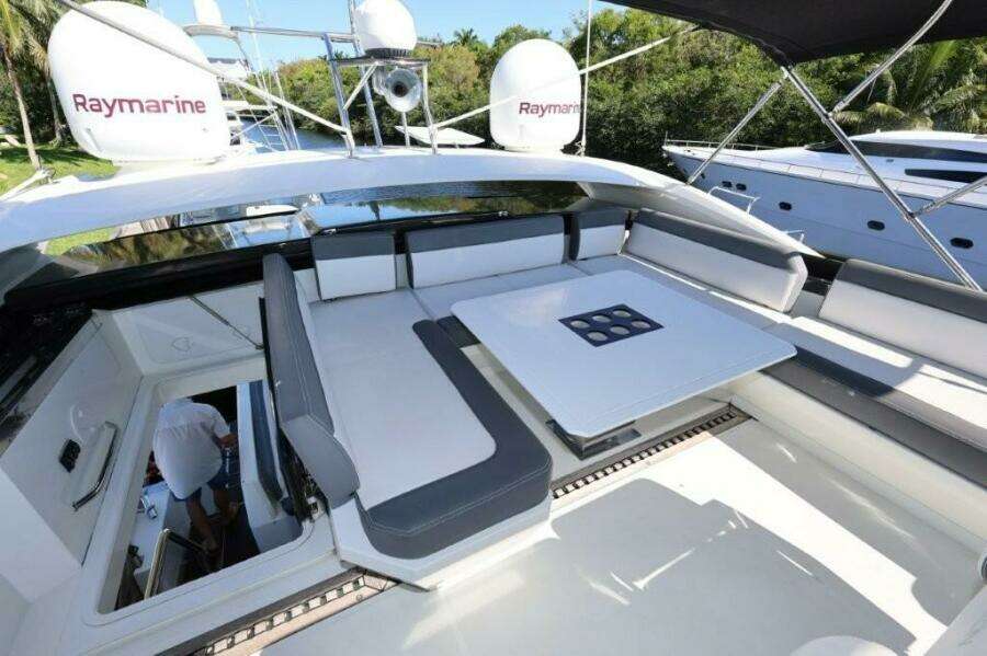 2019 Galeon 650 Sky