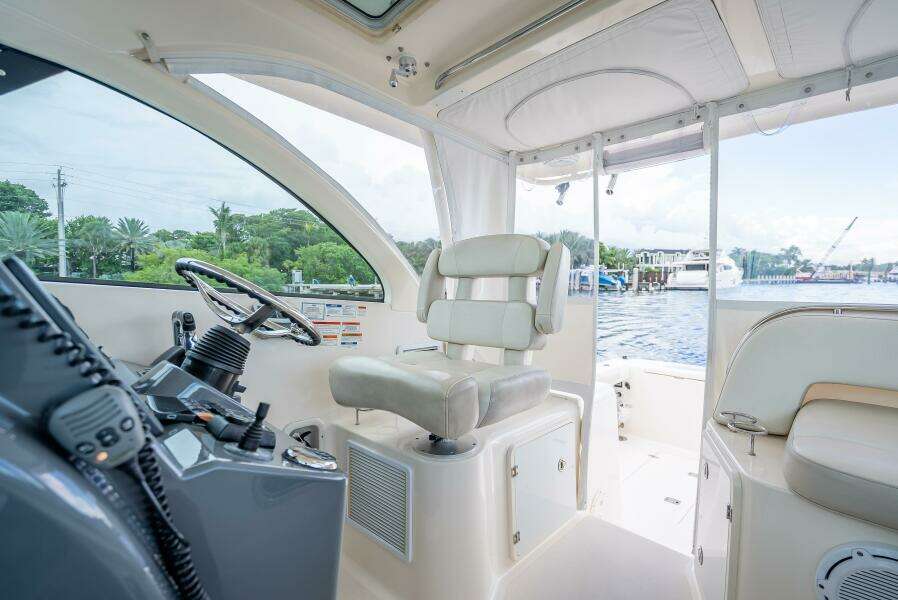 2011 Pursuit S345 Offshore