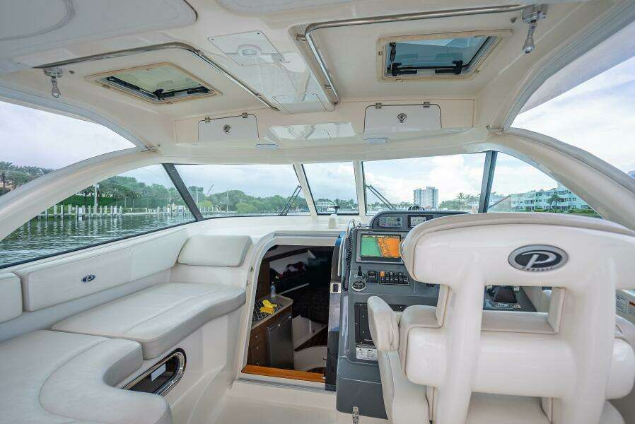 2011 Pursuit S345 Offshore