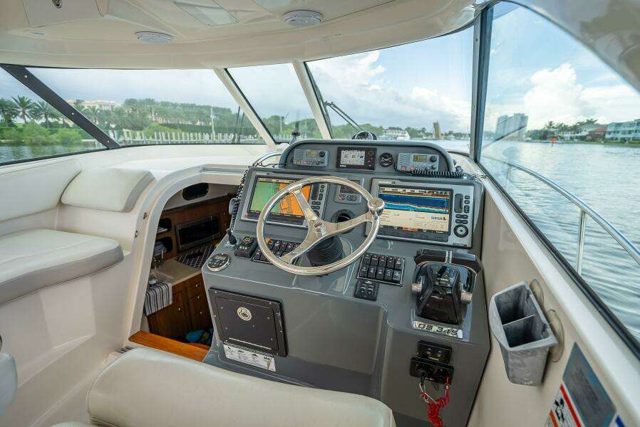 2011 Pursuit S345 Offshore