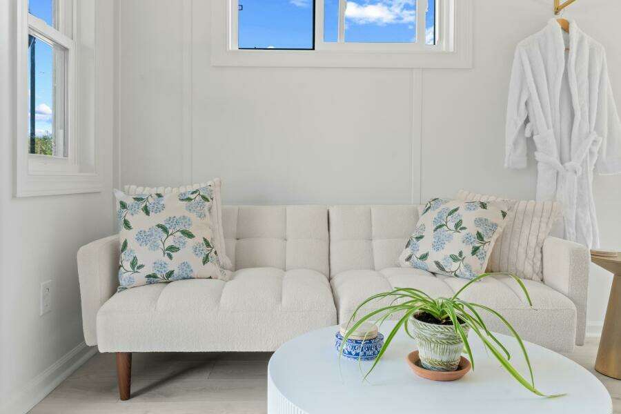 2026 Custom Hanks 26 Houseboat