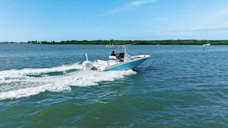 2016 Boston Whaler 210 Dauntless
