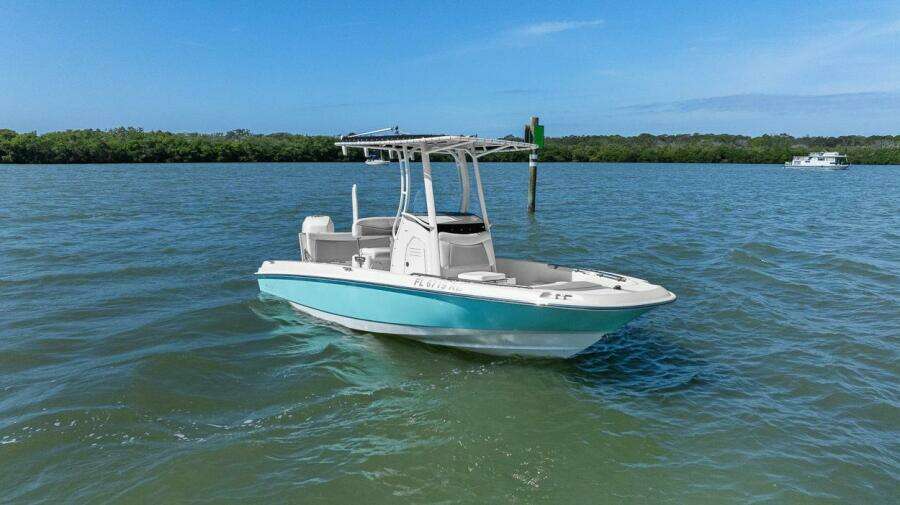 2016 Boston Whaler 210 Dauntless