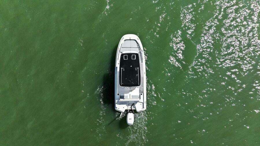 2016 Boston Whaler 210 Dauntless
