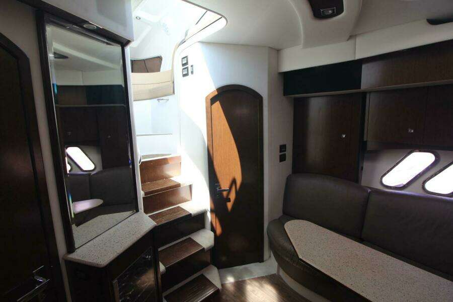 2013 Cruisers Yachts 430 Sports Coupe