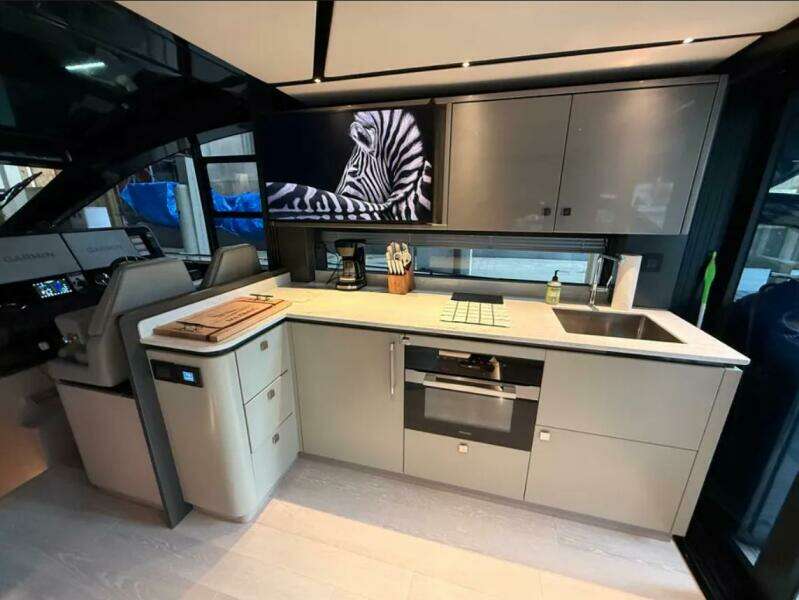 2025 Sunseeker 55 Predator