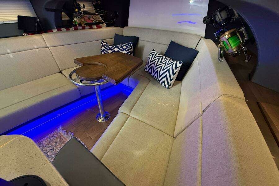 2020 Boston Whaler 420 Outrage