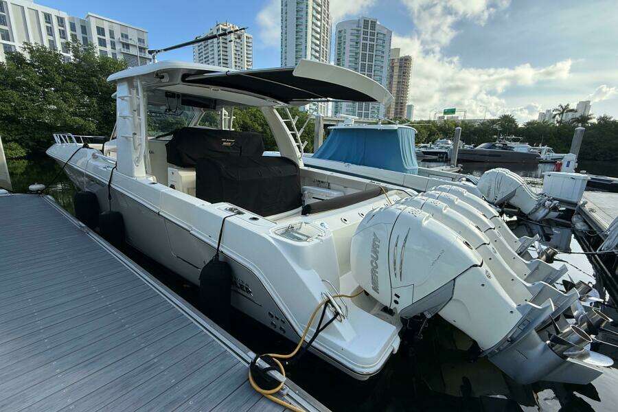 2020 Boston Whaler 420 Outrage