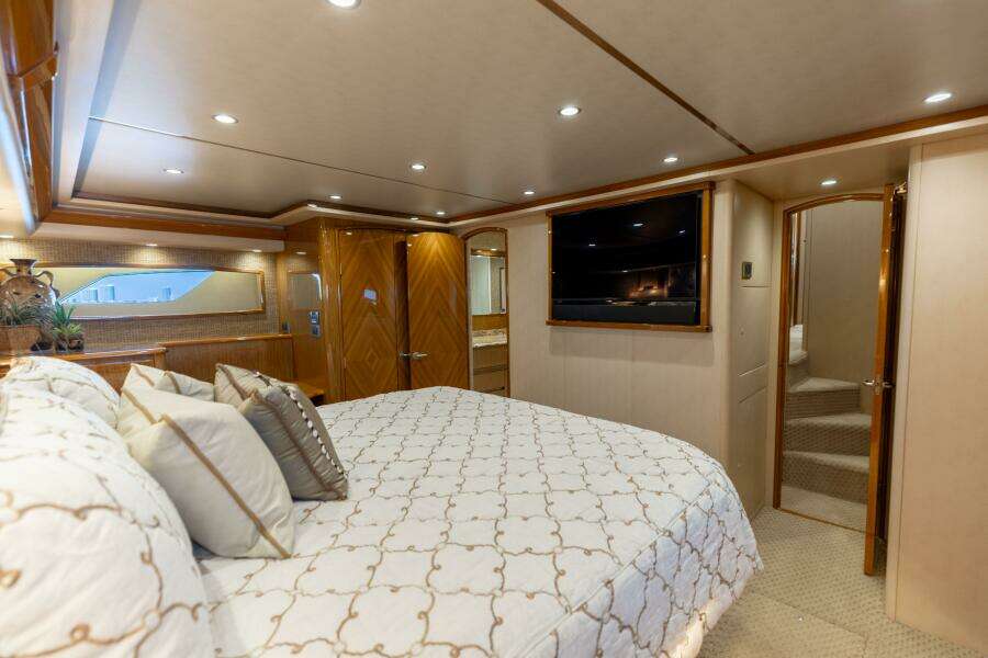 2013 Viking 76 Convertible- REEL FIRE- Master Stateroom