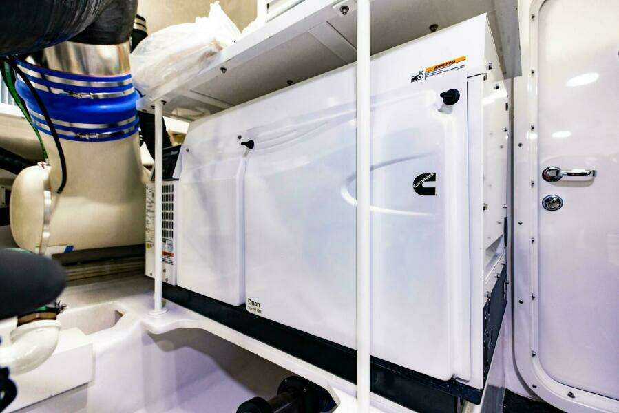 2020 Viking 72 Enclosed Bridge