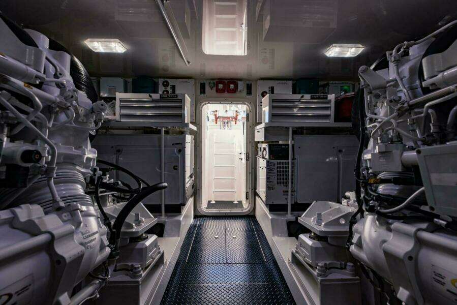 2020 Viking 72 Enclosed Bridge