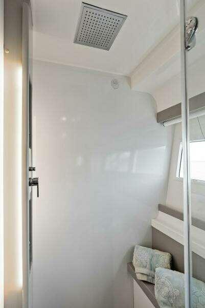 2018 Ferretti Yachts 800