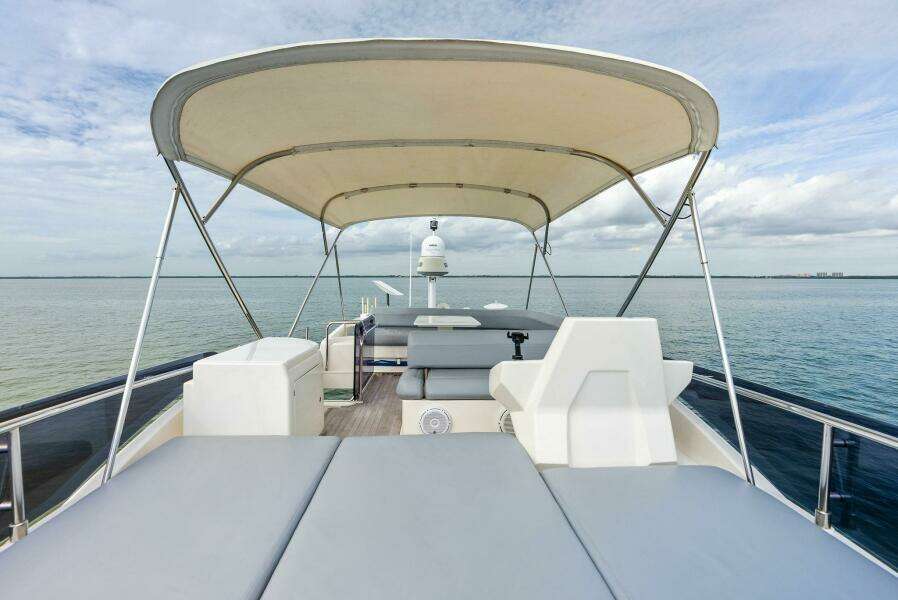 2018 Ferretti Yachts 800