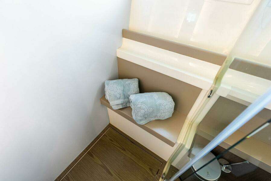 2018 Ferretti Yachts 800