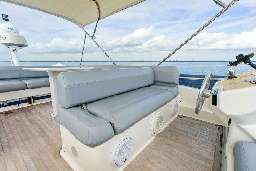 2018 Ferretti Yachts 800
