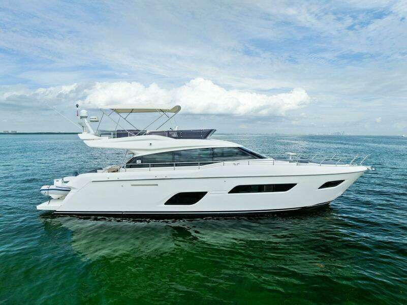 2018 Ferretti Yachts 800
