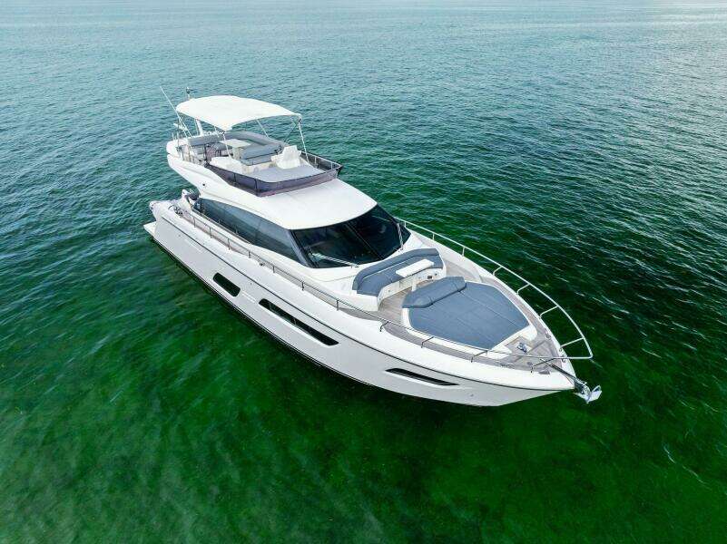 2018 Ferretti Yachts 800