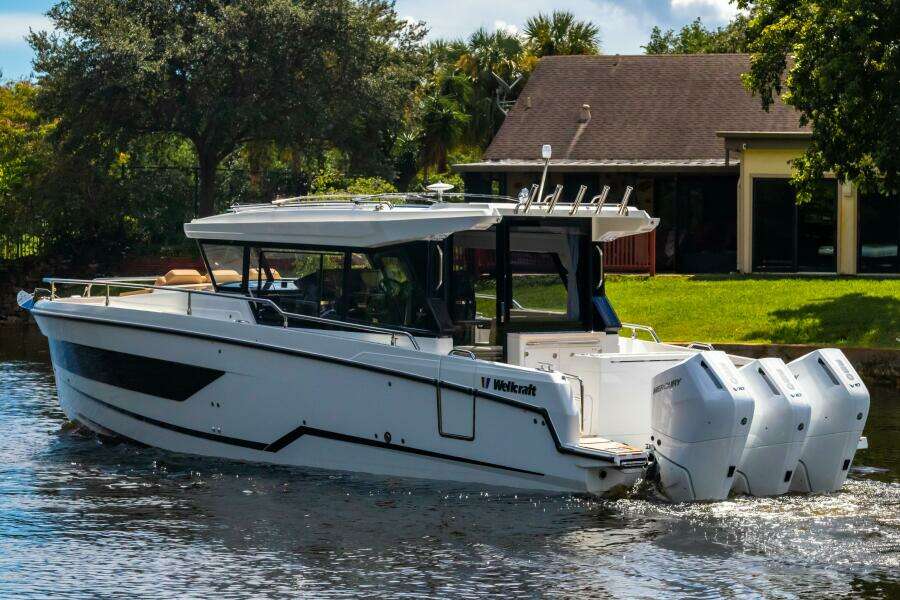 2025 Wellcraft 38 Explorer