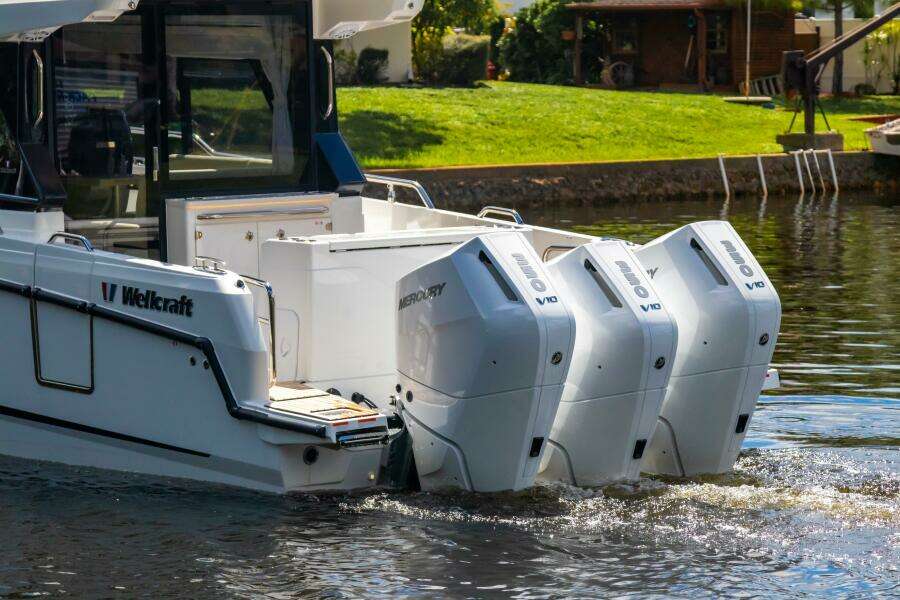 2025 Wellcraft 38 Explorer