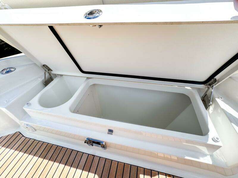 2025 Wellcraft 38 Explorer