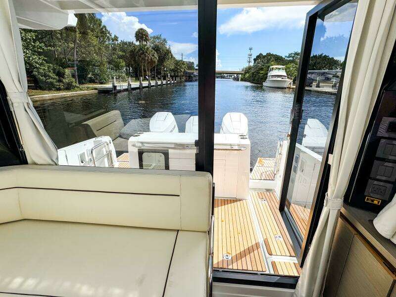 2025 Wellcraft 38 Explorer