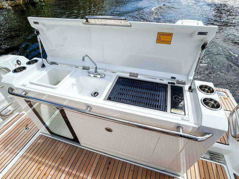 2025 Wellcraft 38 Explorer