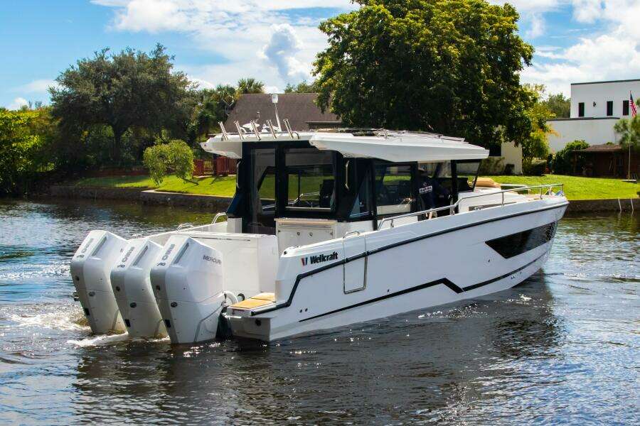 2025 Wellcraft 38 Explorer