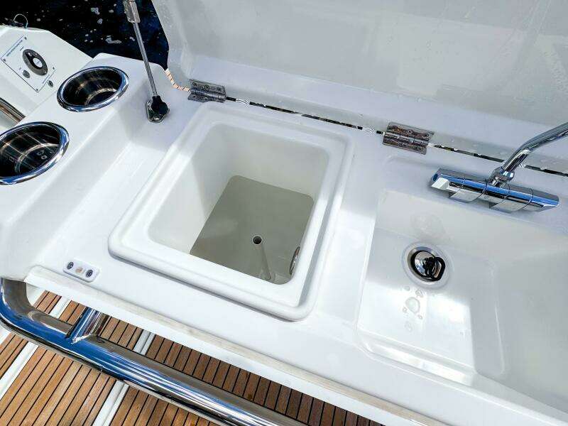 2025 Wellcraft 38 Explorer