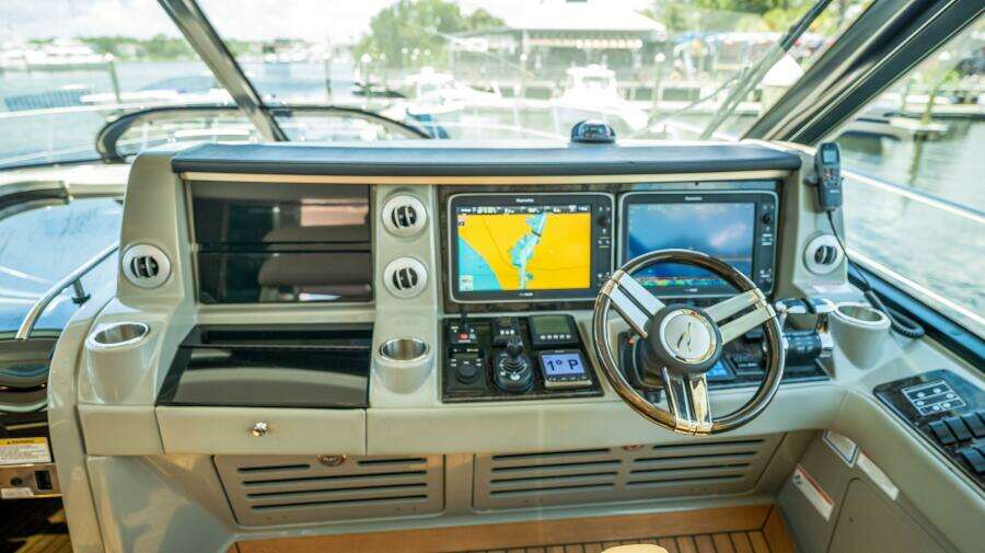 2013 Sea Ray 610 SUNDANCER