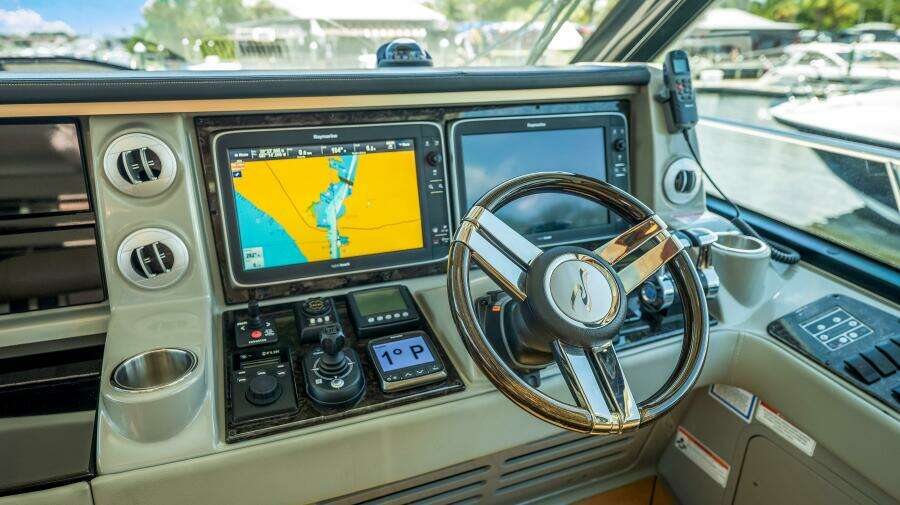 2013 Sea Ray 610 SUNDANCER