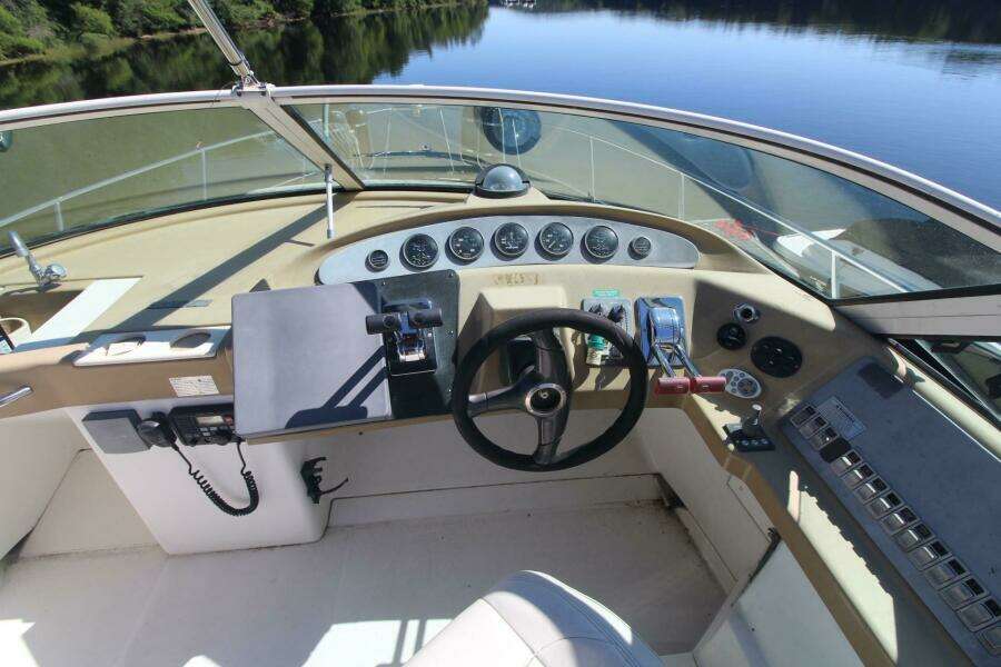 2001 Carver 350 Mariner